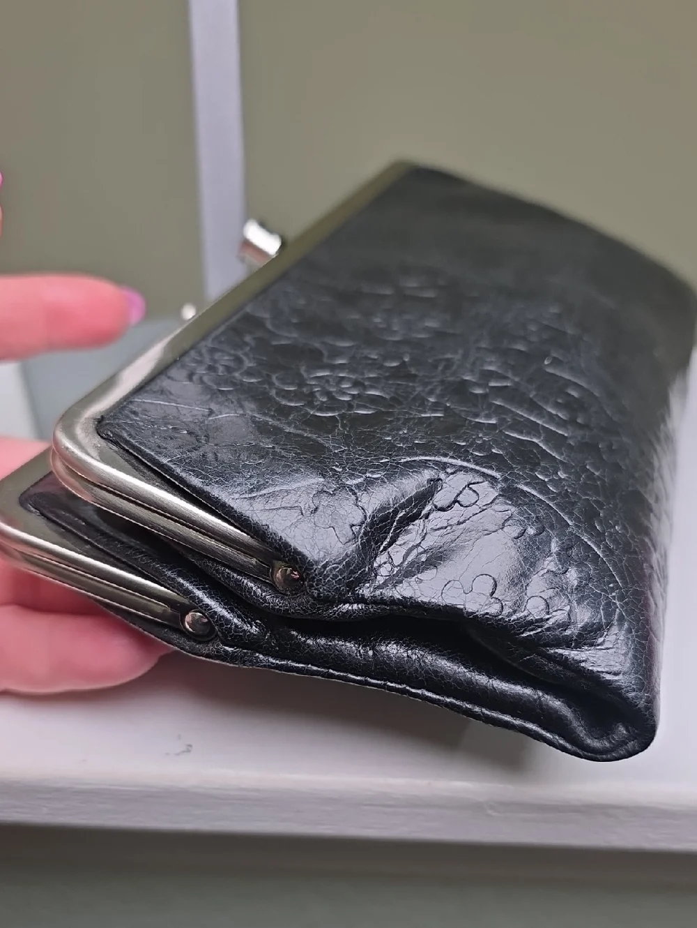 HOBO Black Leather Floral Embossed "Lauren" Double Snap Fold Open Clutch EUC - Picture 7 of 15
